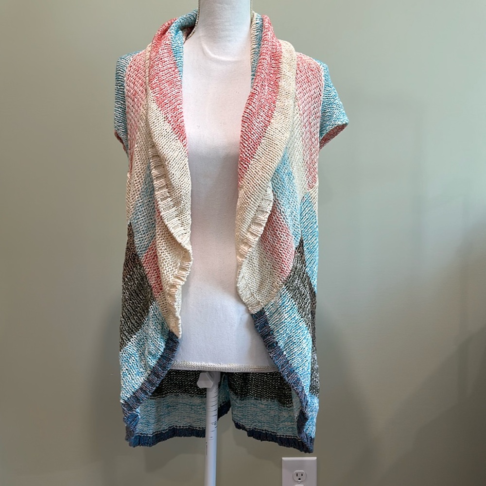 CAbi shrug